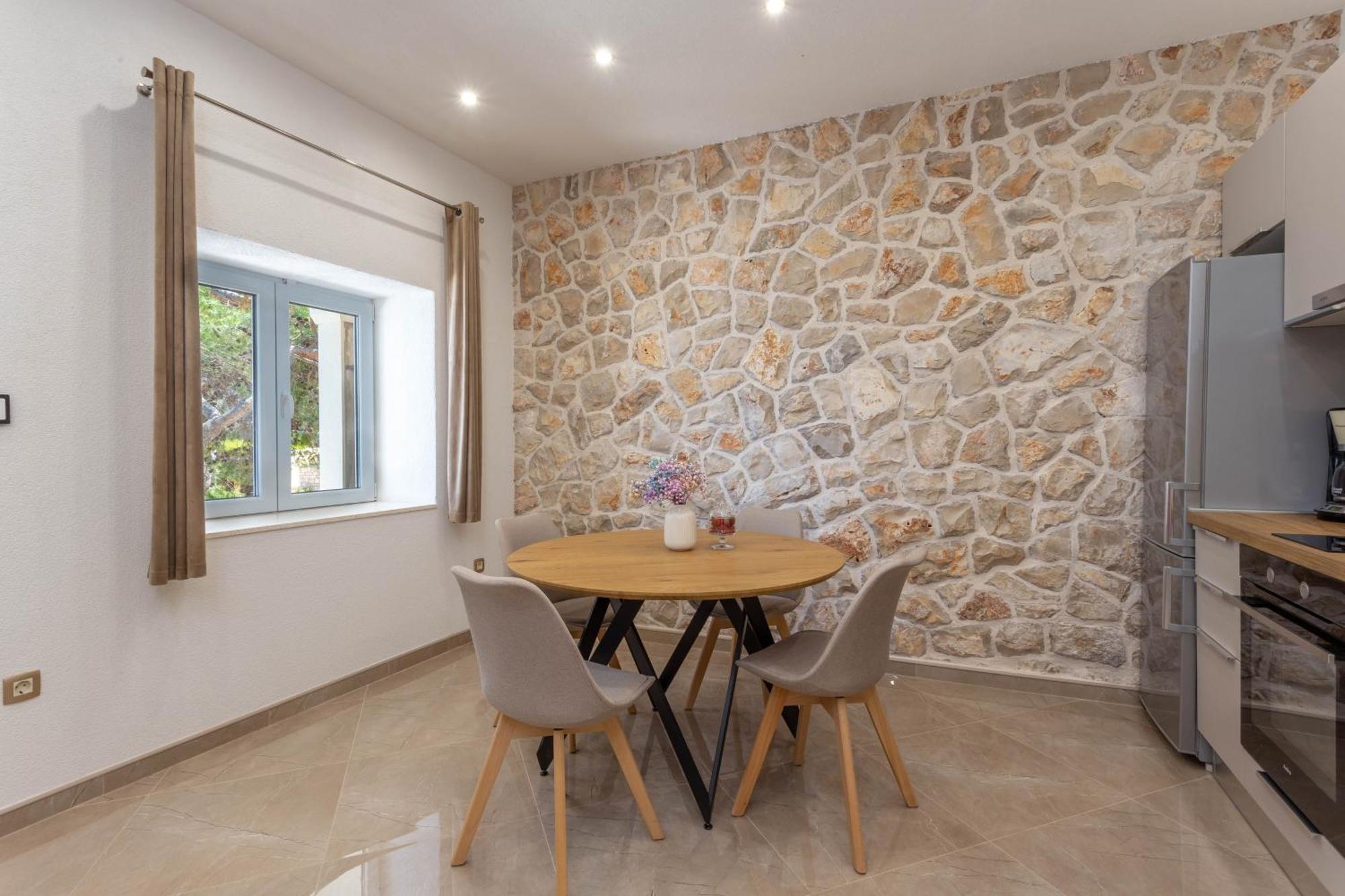 Apartment Zastupac 8761A Hvar Town Esterno foto