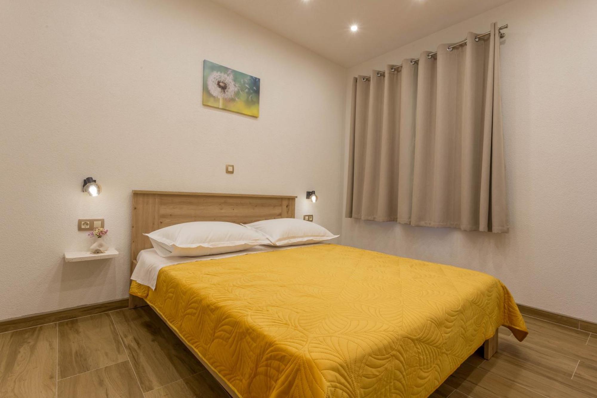 Apartment Zastupac 8761A Hvar Town Esterno foto