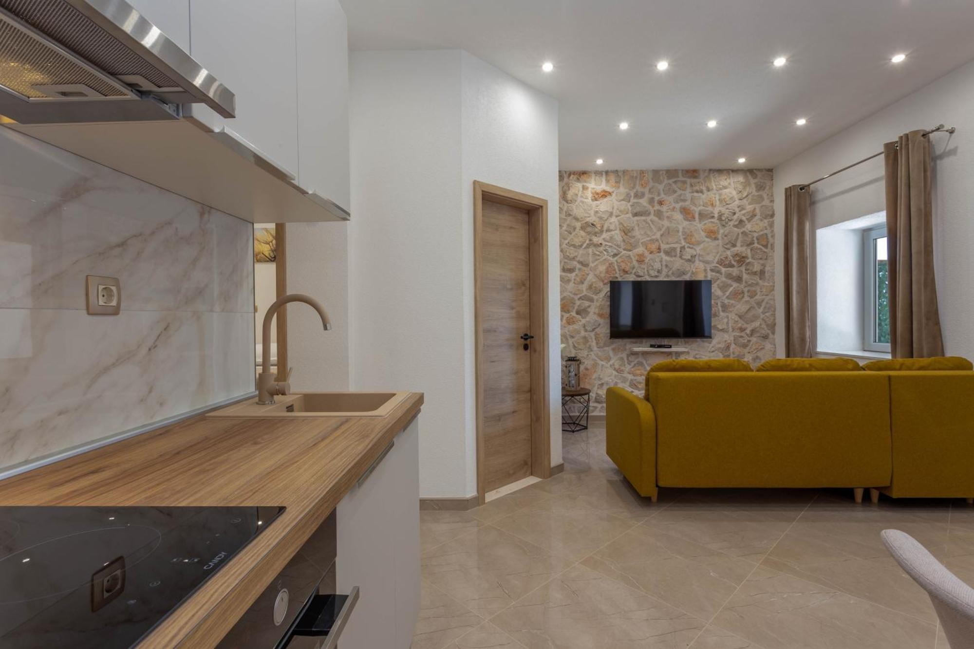 Apartment Zastupac 8761A Hvar Town Esterno foto