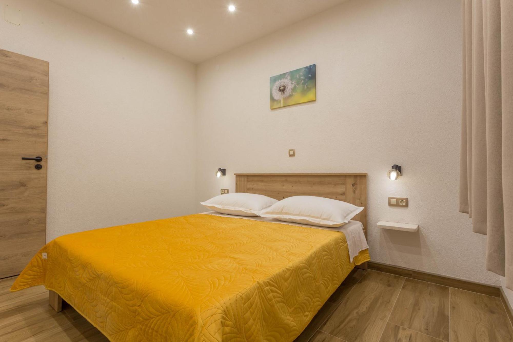 Apartment Zastupac 8761A Hvar Town Esterno foto
