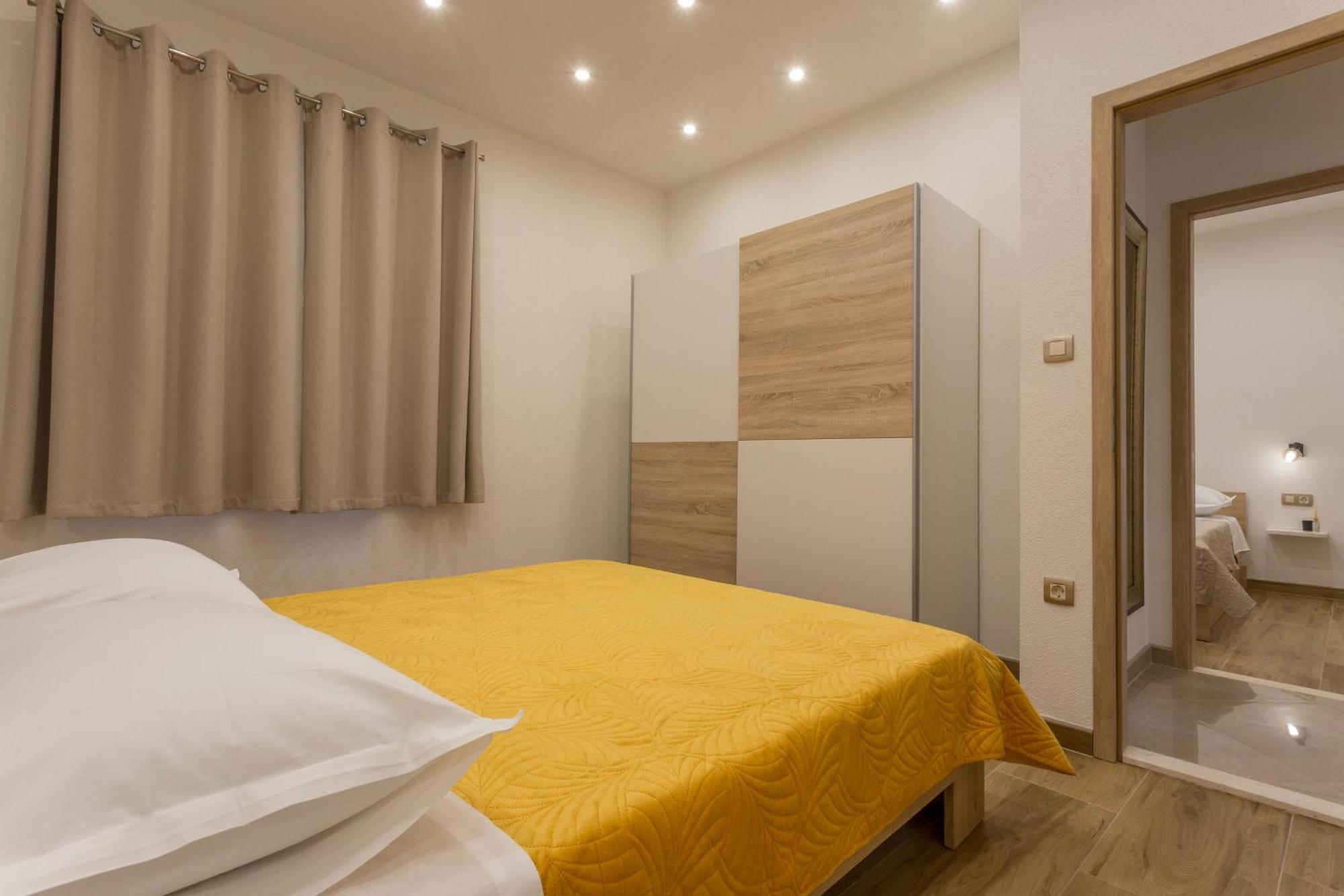 Apartment Zastupac 8761A Hvar Town Esterno foto