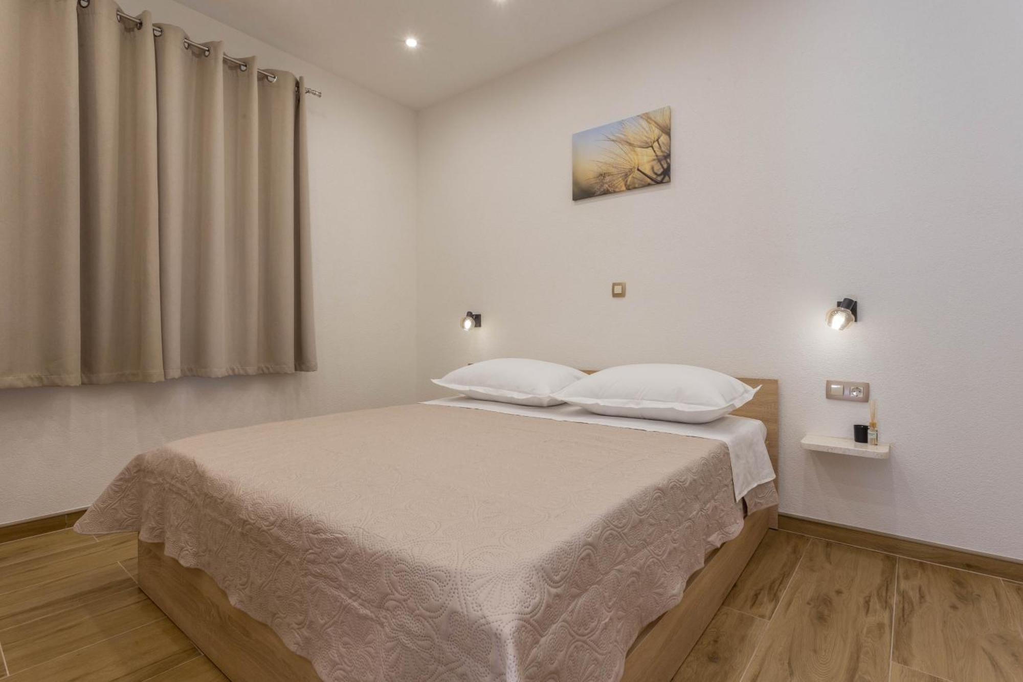 Apartment Zastupac 8761A Hvar Town Esterno foto